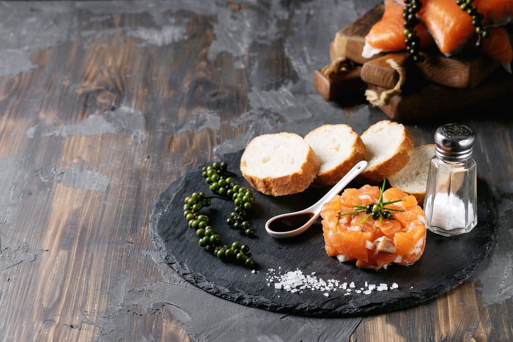 Salmon tartare served with bread and sea salt