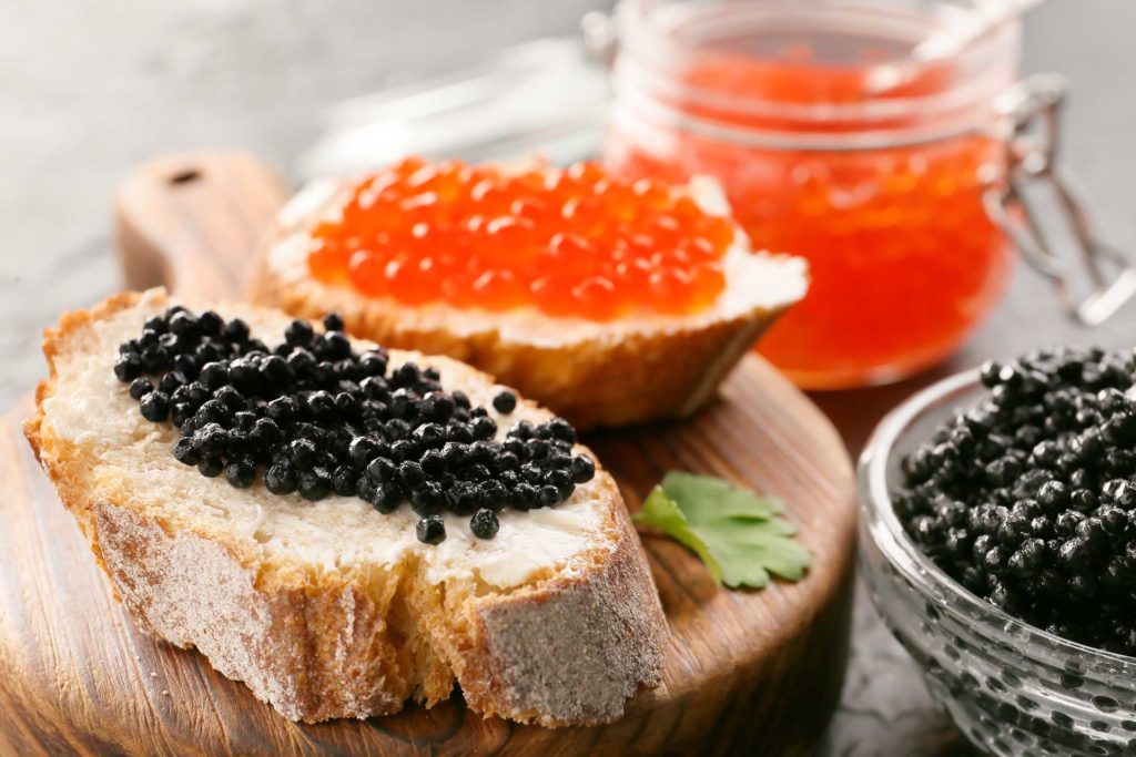 Poisson frais du marché, caviar et autres options de fruits de mer